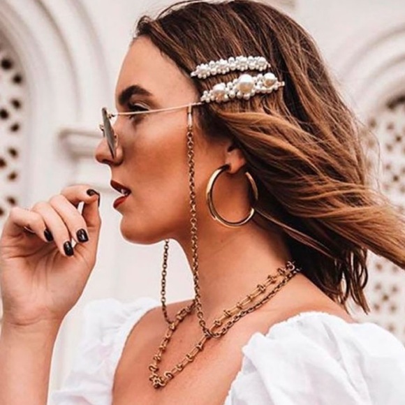 BLOGGER FAVE pearl hair clip 2 clips for 5$ - Picture 2 of 8